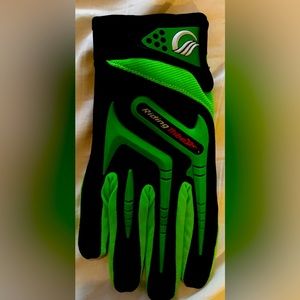 New motorcycle gloves size large green